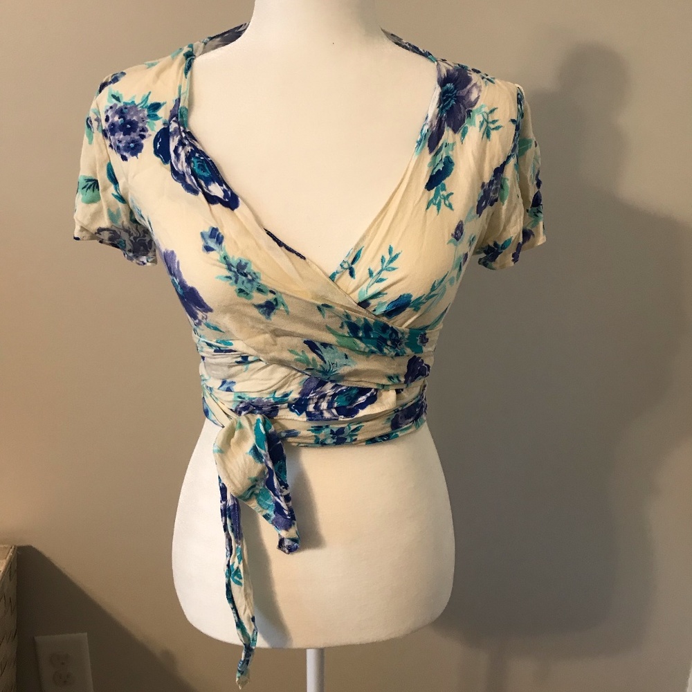 floral waist tie top NWOT